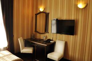 Отель Гостиница «Бизнес Апартаменты» Днепр Стандартный двухместный номер с 2 отдельными кроватями-4